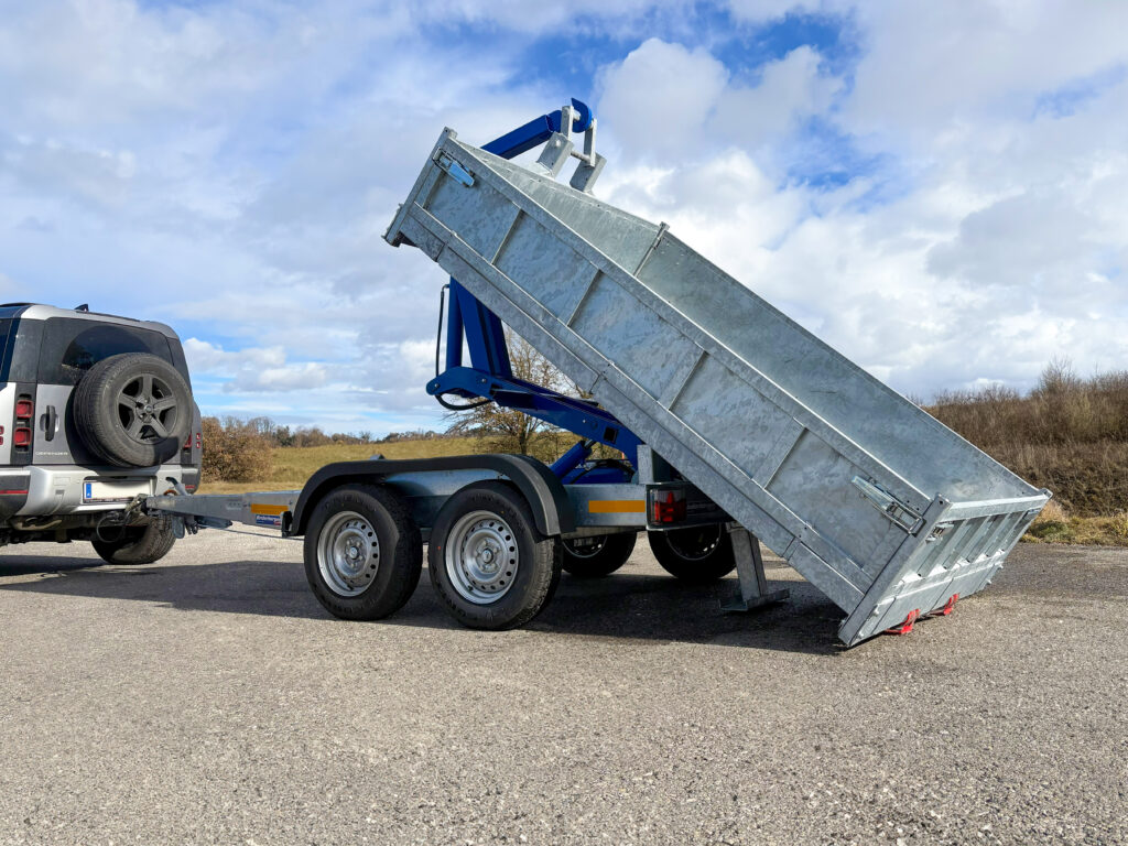 PKW Anhänger mit Hakenlift - Binderberger